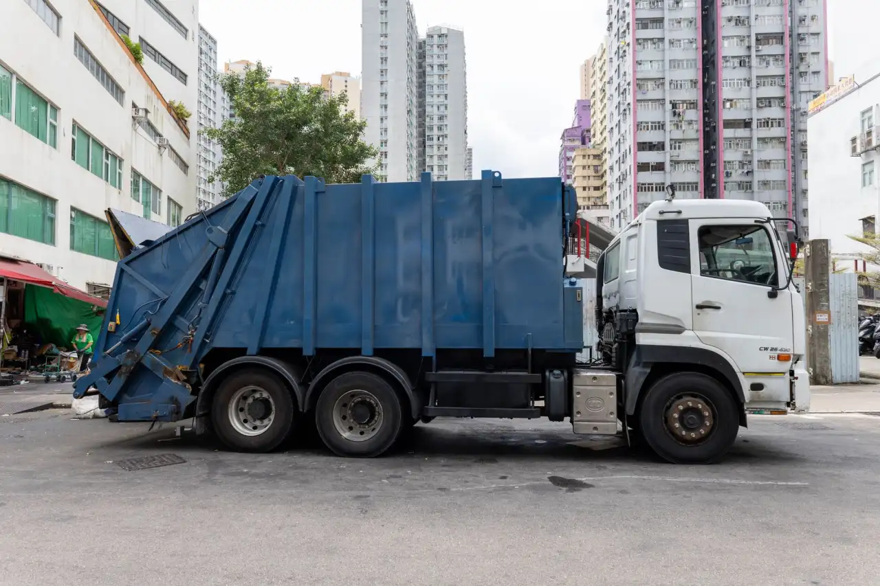 贵州户外广告牌制作工艺升级：喷绘招牌耐久性提升方案解析